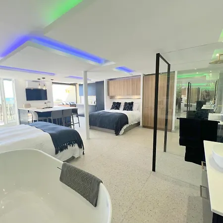 210, Heliopolis Ab, Village Naturiste Agde
