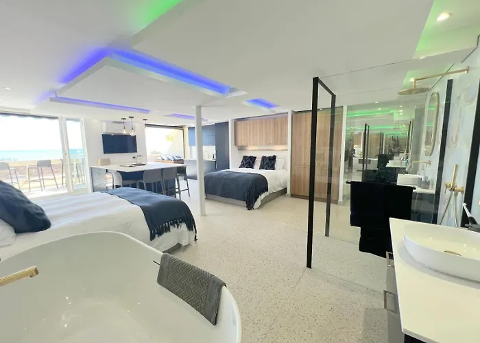 210, Heliopolis Ab, Village Naturiste Agde
